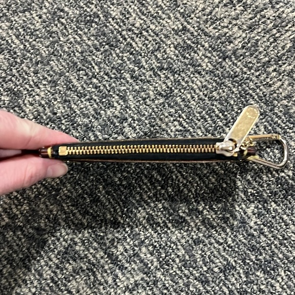 Louis Vuitton Murakami Coin/Card Holder with small chain and carabiner - Picture 6 of 8